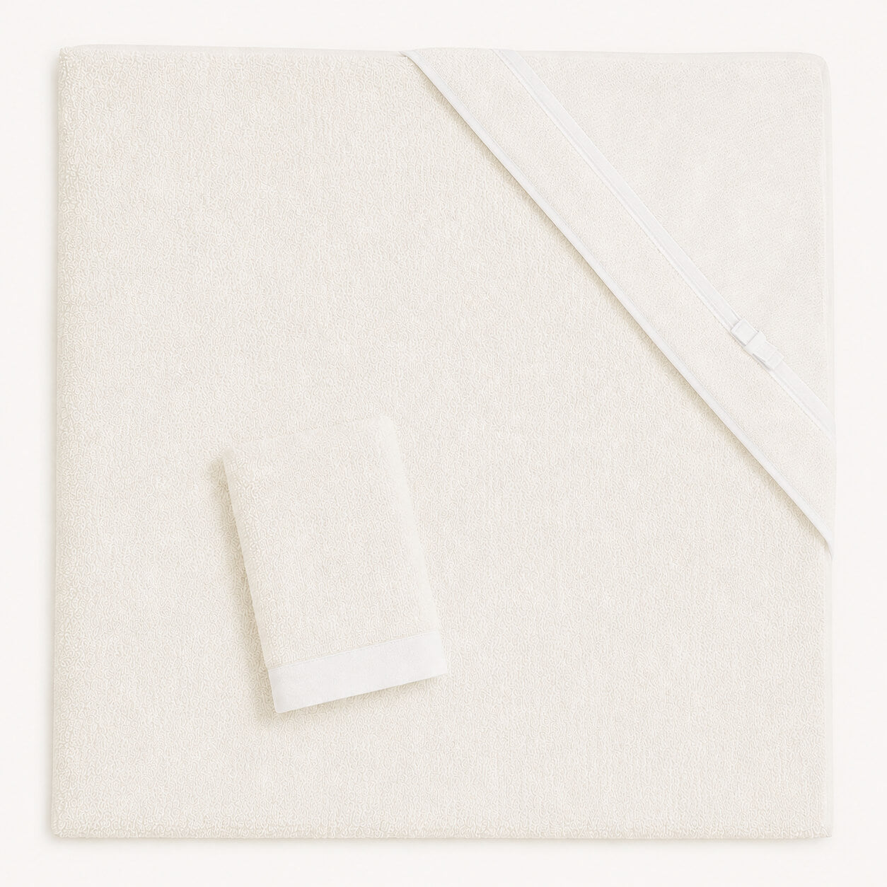 Romantic 1 Beige/White Bath Towel