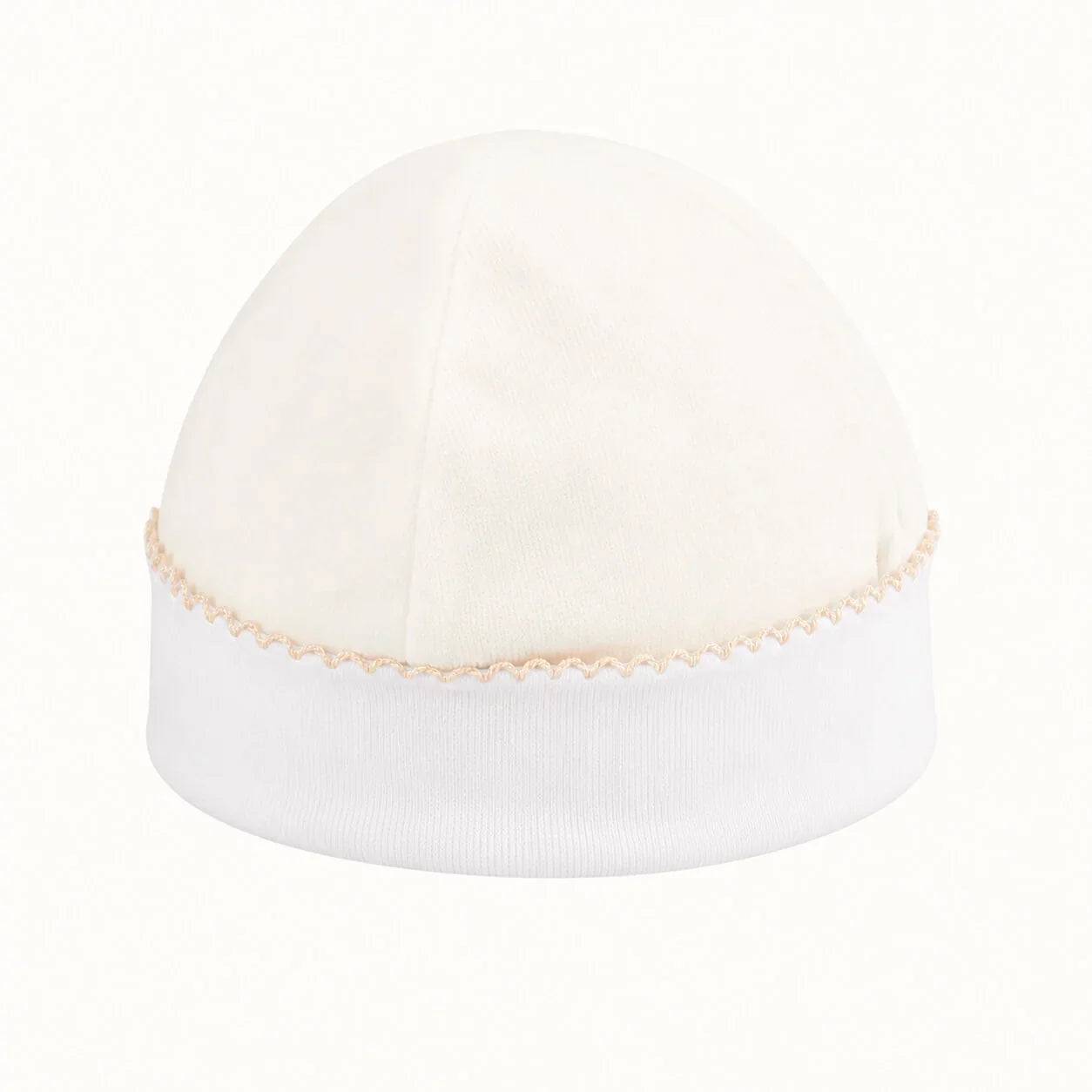 gorro de bebê bege com barra branca e detalhe ondulado, roupa confortável para recém-nascido