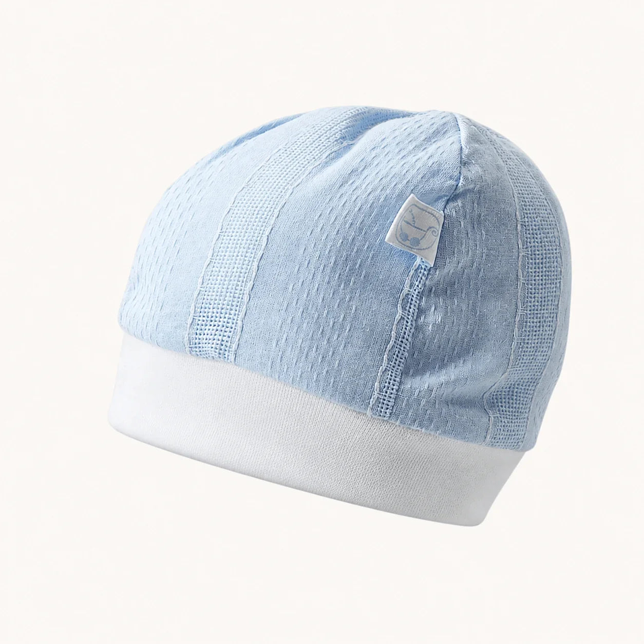 gorro de bebé azul claro em malha com punho branco, ideal para recém-nascido