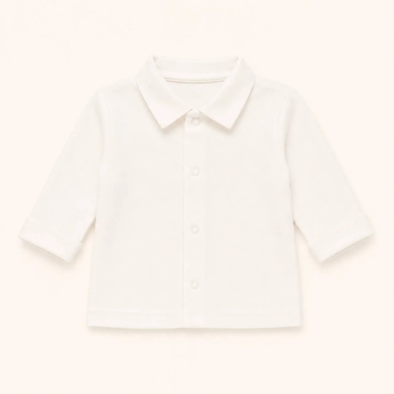 Camisa branca de bebé com botões e gola, ideal para enxoval de recém-nascido
