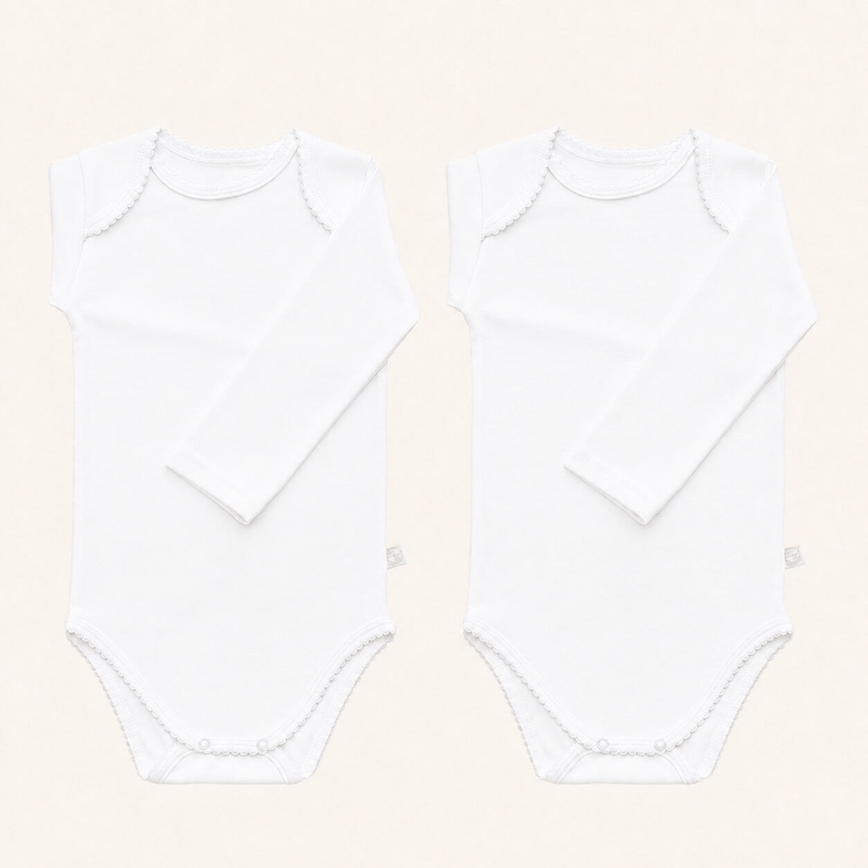 ​2 Bodies cava americana para bebé em 100% algodão Interlock branco. Sem etiquetas no decote, anti-pilling e ultra resistente
