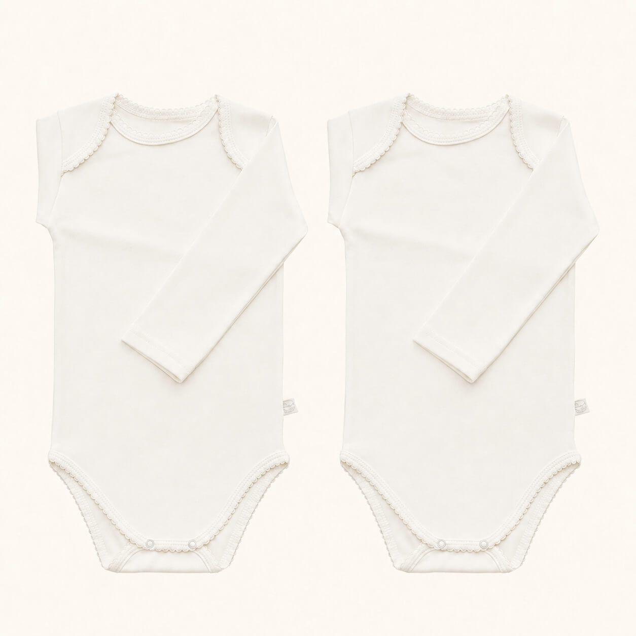 ​2 Bodies cava americana para bebé em 100% algodão Interlock bege. Sem etiquetas no decote, anti-pilling e ultra resistente