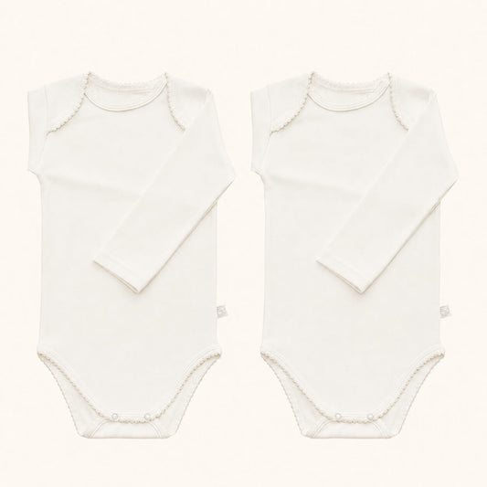 ​2 Bodies cava americana para bebé em 100% algodão Interlock bege. Sem etiquetas no decote, anti-pilling e ultra resistente