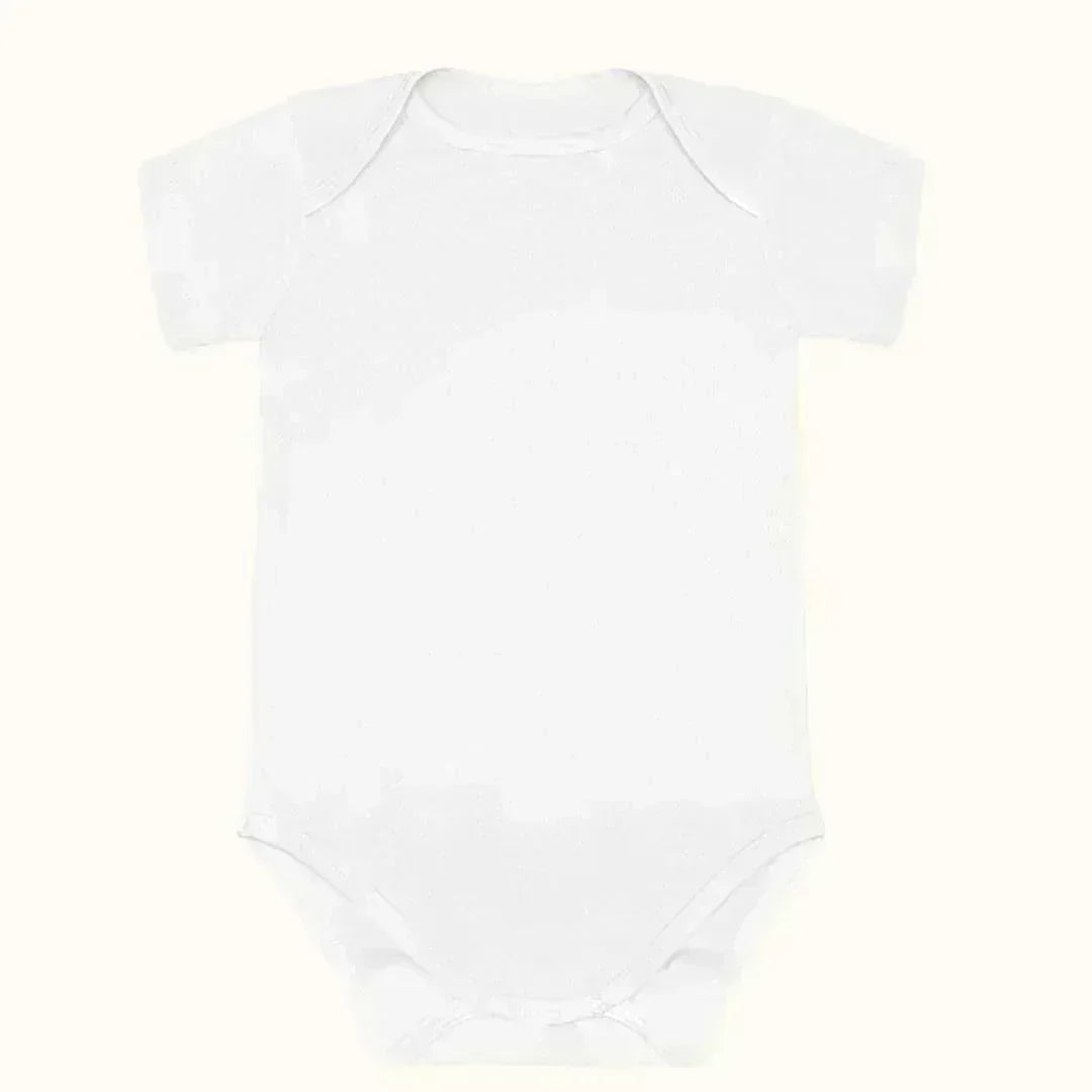 body de bebé branco, manga curta, algodão, roupa confortável para recém-nascido