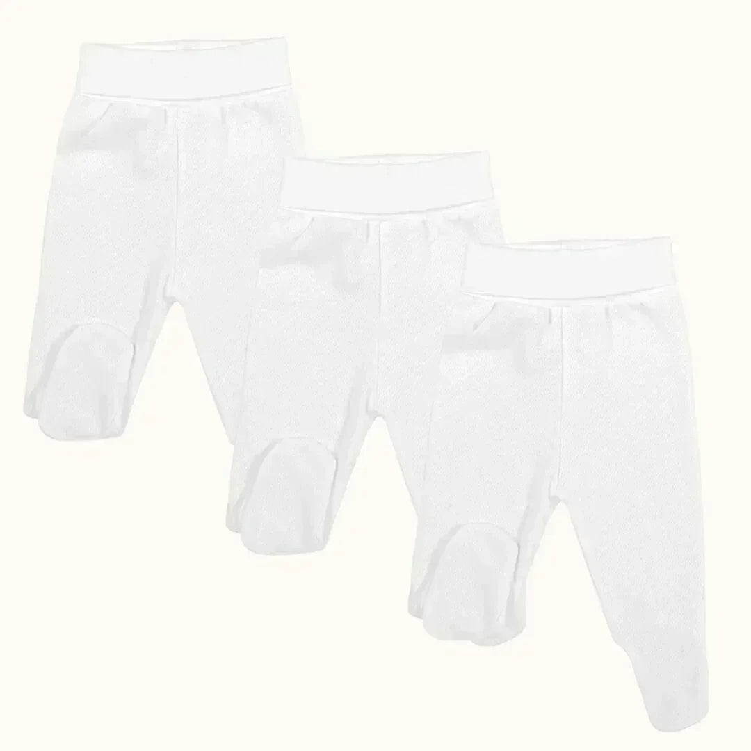 Conjunto com três calças brancas com pé, roupa de bebé confortável para recém-nascido.