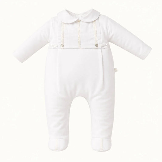 Babygrow bege para bebe em algodão com detalhes em renda, bordado e botões, ideal para recém-nascidos