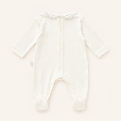 babygrow bege algodão para bebé, manga comprida, vista traseira, gola rendada