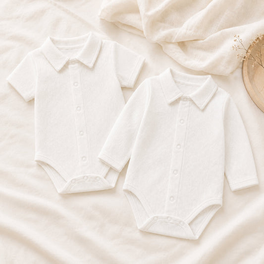 bodies de gola camisa, malha algodão branco super macia e com tratamento Anti-Pilling e anti-encolhimento, sem etiquetas em contacto com a pele do bebe