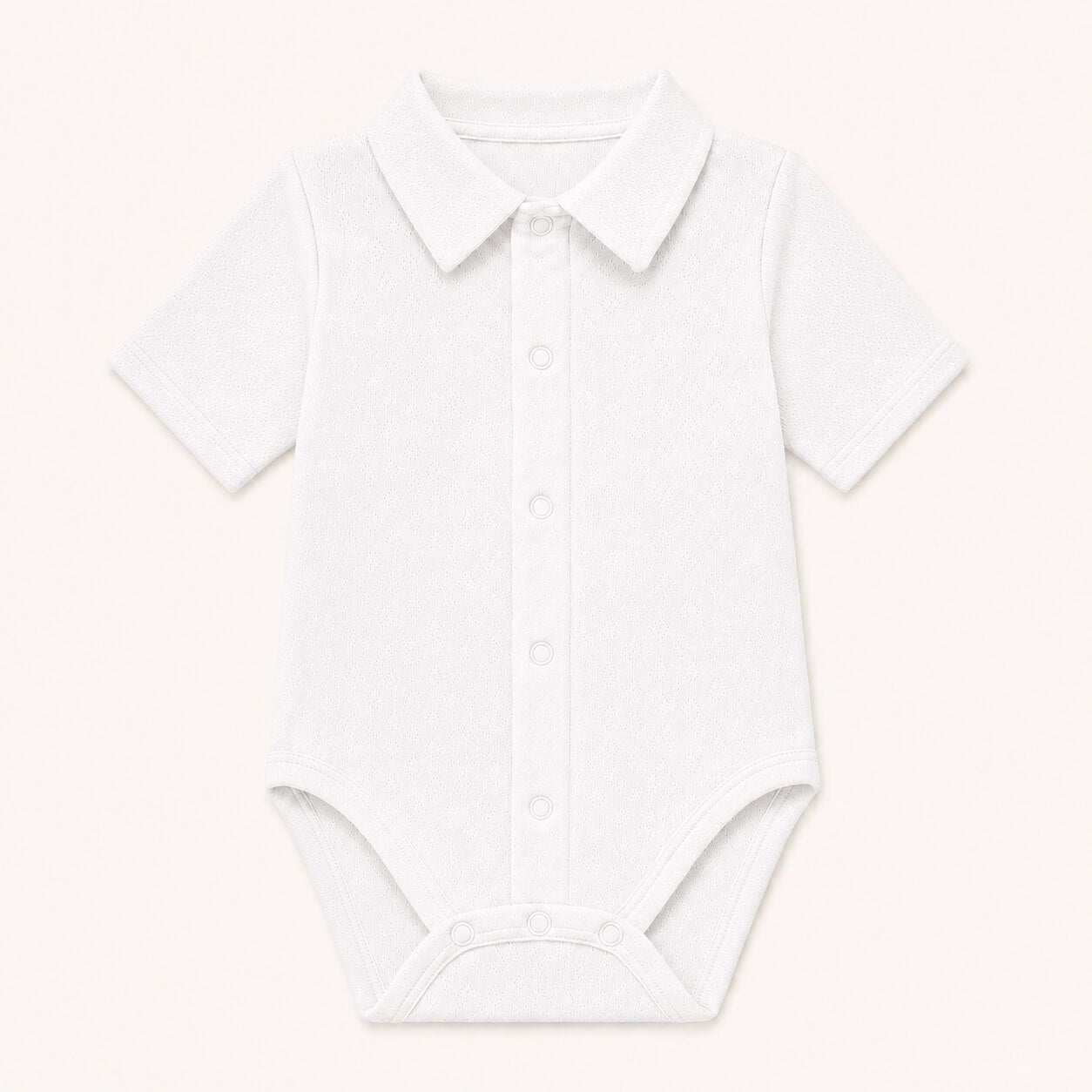 Body de gola de camisa em malha macia e leve, 100% algodão fantasia branco, manga curta, ideal para dias quentes