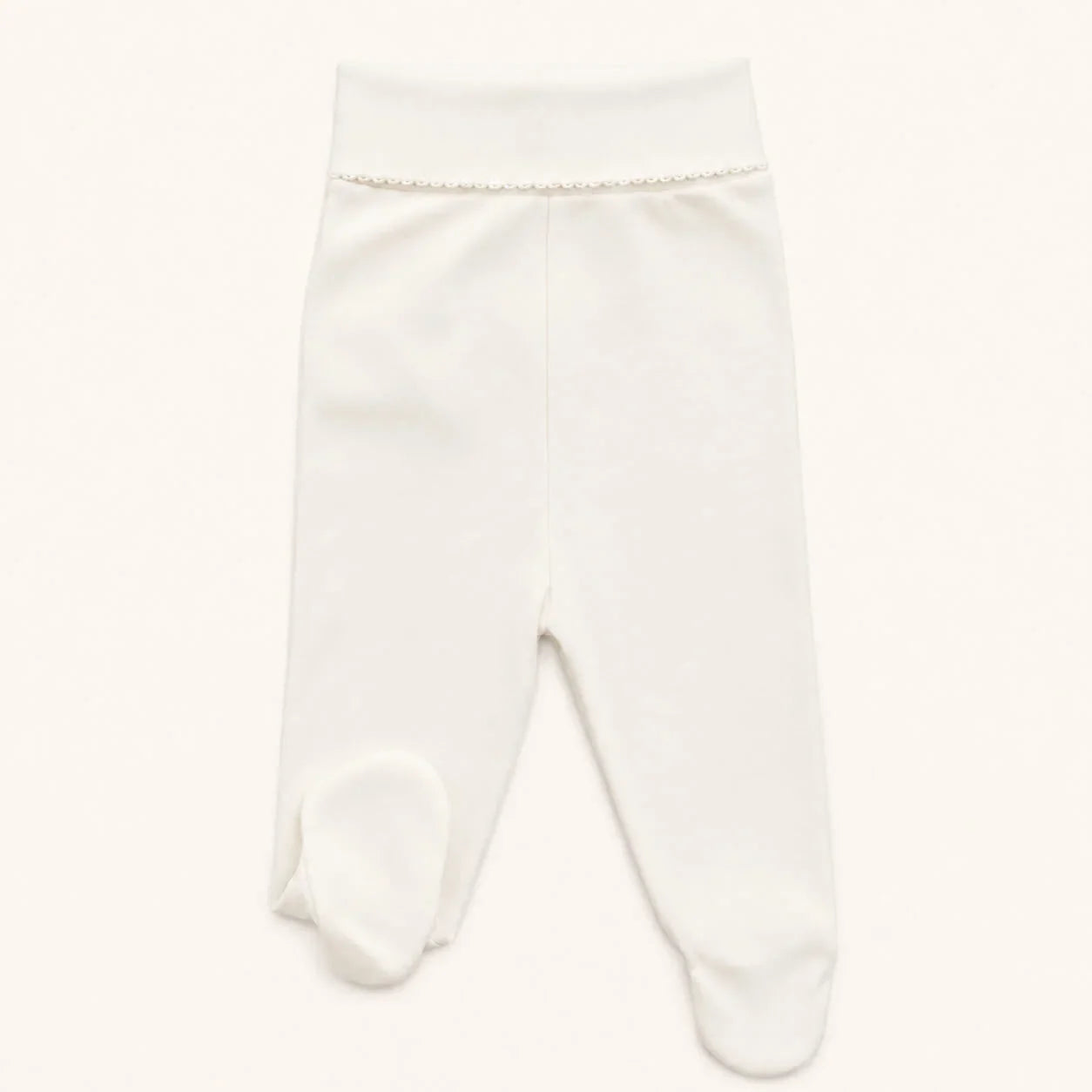 Calça interior com pés em malha algodão bege ideal para recém-nascidos 