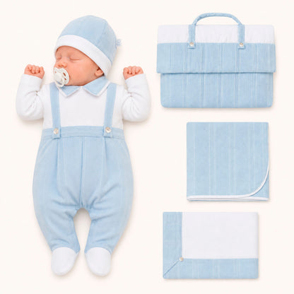Conjunto de roupa de bebê azul country com gorro, macacão, manta e mala, ideal para recém-nascido.