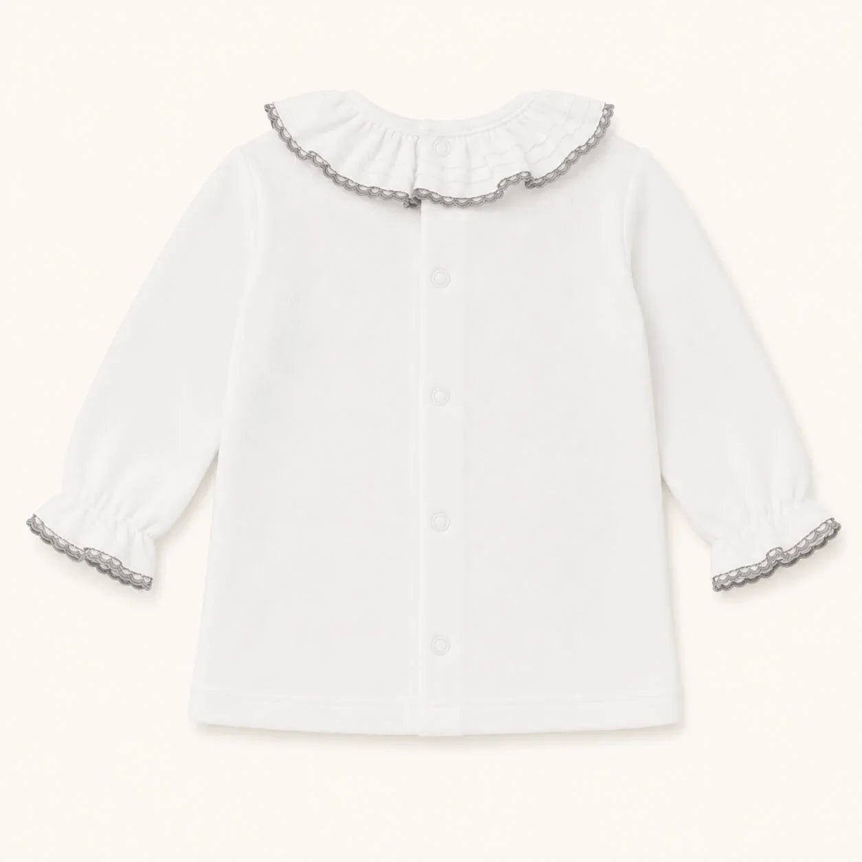 Costas de camisola com gola em popeline branca com renda cinza,  tudo algodão e abrir por todo com molas para facilitar a muda da roupa