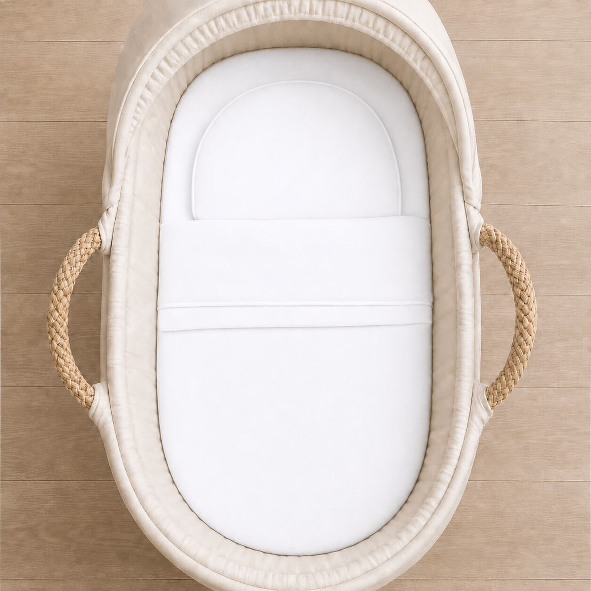 Conjunto de Lençóis para alcofa composto por Lençol de cima, Lençol capa para o colchão e fronha en malha algodão branco.