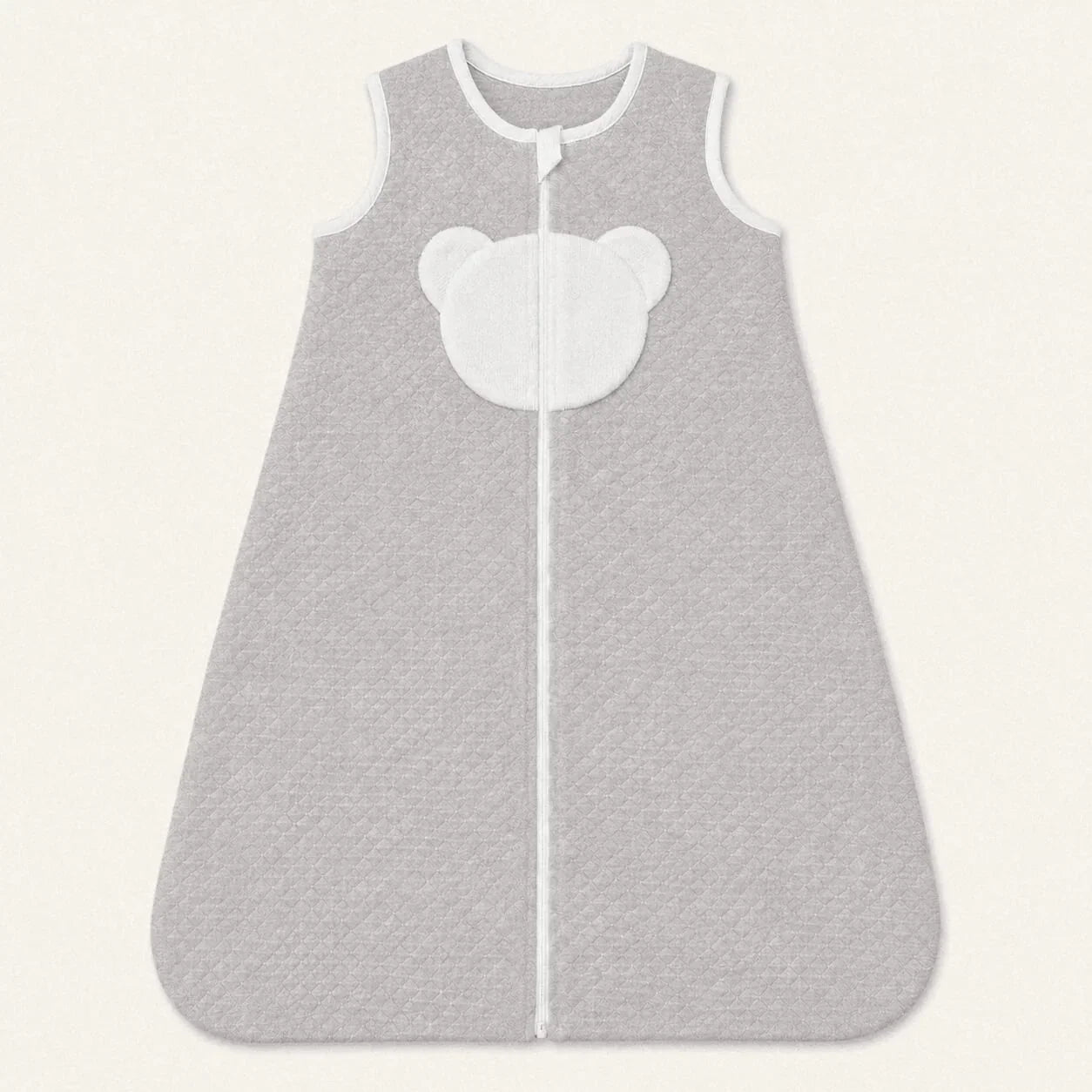 Saco de dormir para bebé cinza com detalhe de urso branco, ideal para recém-nascidos