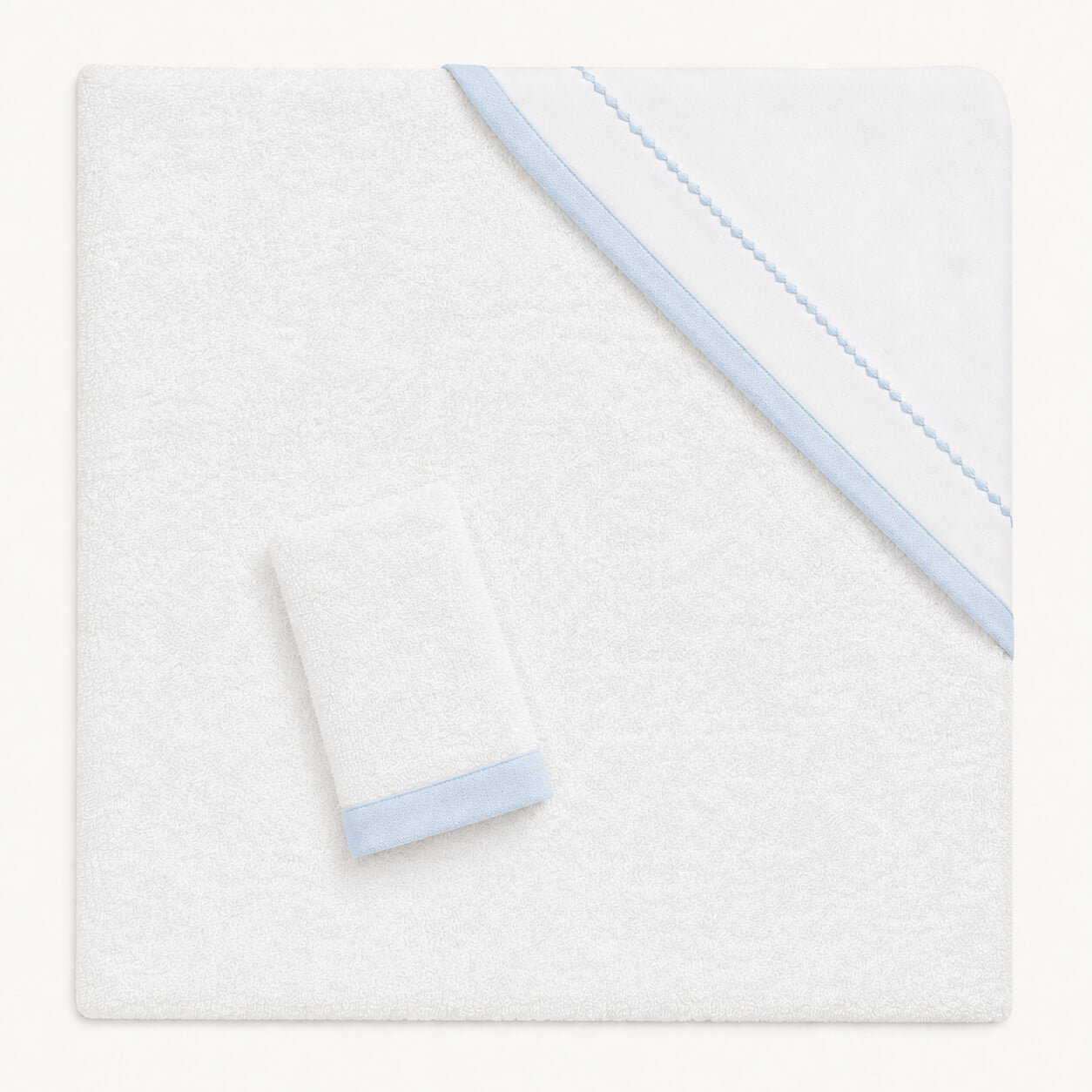 Toalha para bebé com capuz branco bordado em azul, felpo algodão suave e barras em malha azul à volta