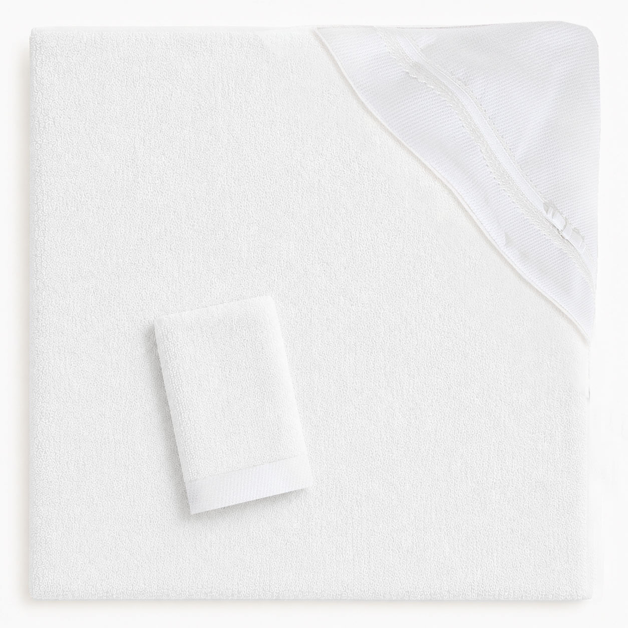 Romantic 1 White Bath Towel