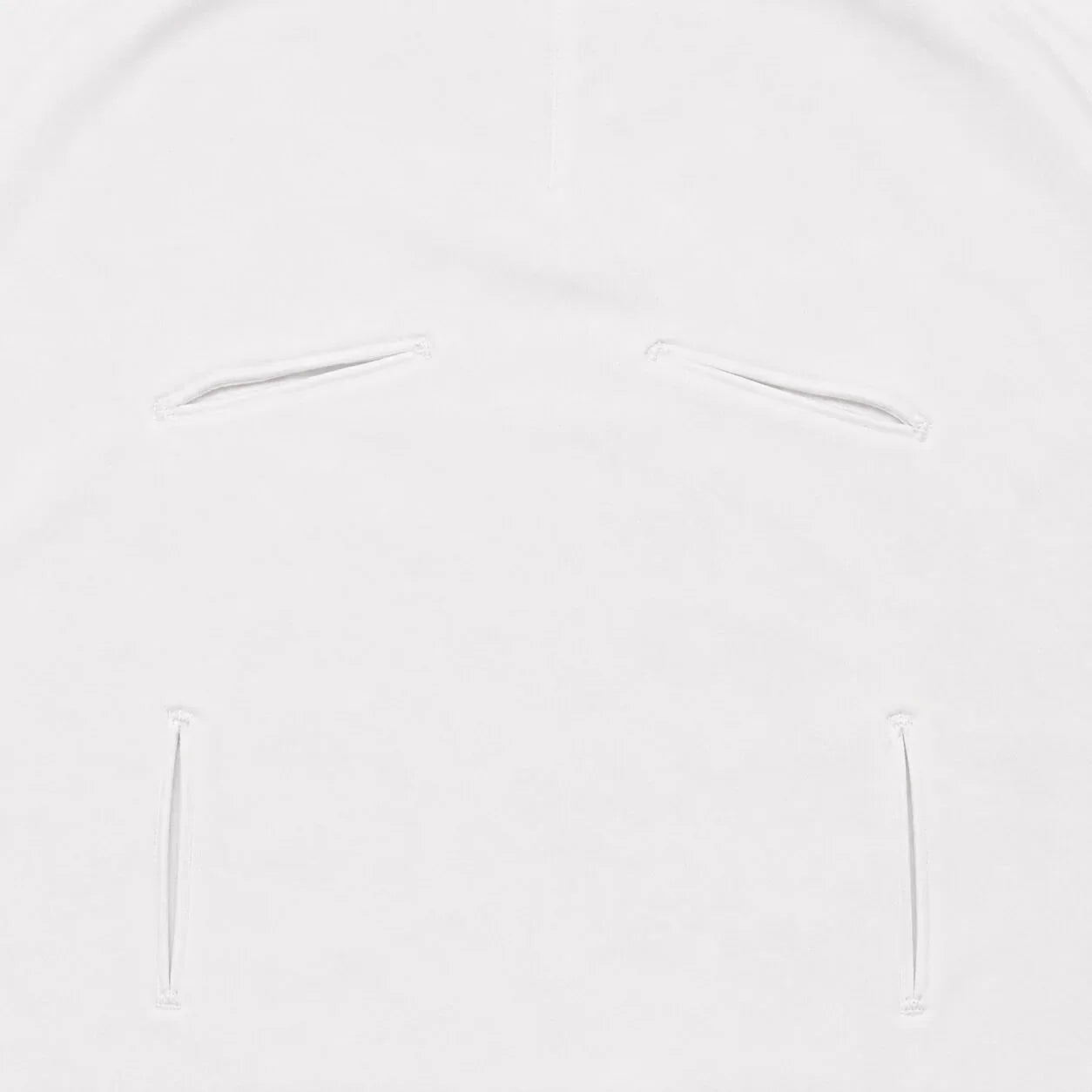 abertura de cintos no saco nascença branco para permitir colocar na babycoque
