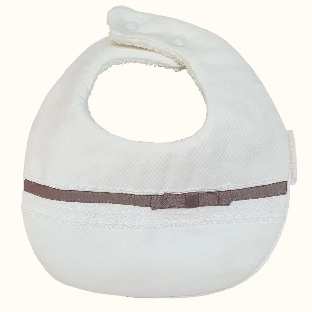 babete-romantic-1-impermeavel-bege-pim-pam-pum-baby-92896 - Pim-Pam-Pum Baby