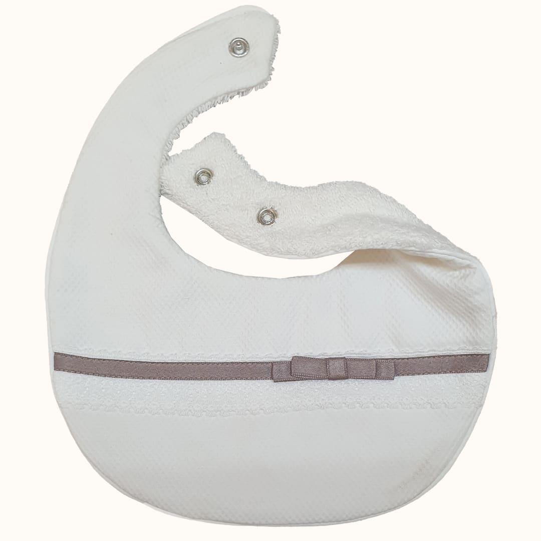 Babete Romantic 1 Impermeável Bege - Pim-Pam-Pum Baby