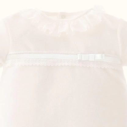 Babygrow_Romantic_1_Bege_Branco_Pormenor - Pim-Pam-Pum Baby