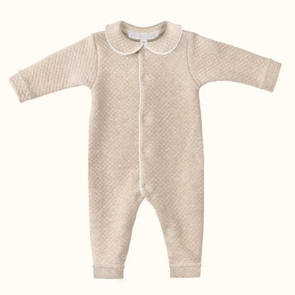 babygrow bege sem pés, tecido matelassê, gola redonda para bebê recém-nascido