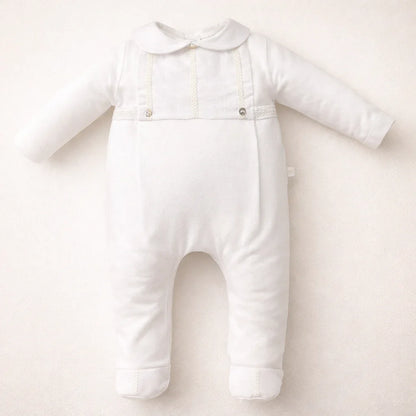 babygrow bege manga longa com gola redonda e detalhes delicados, roupa para recém-nascido