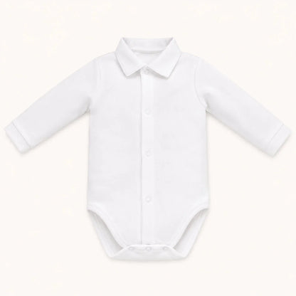 Body branco de bebé menino com gola e ponho de camisa e a apertar à frente com molas, ideal para recém-nascidos e conforto diário