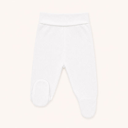 Calça com pés em malha fantasia super suave, ideal para pele sensível do bebé 