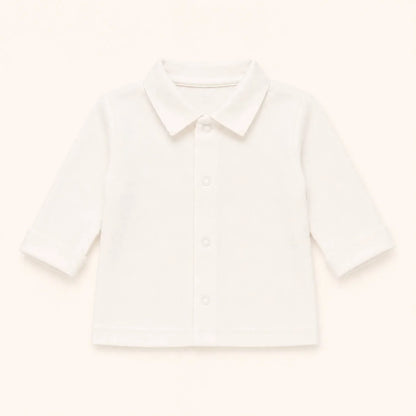 Camisa branca de bebé com botões e gola, ideal para enxoval de bebe dos 12 meses aos 48 meses
