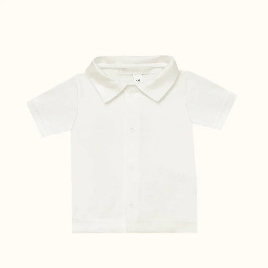 Camisola bege de bebé com gola, manga curta e botões, roupa confortável verão menino