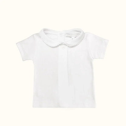 Camisola branca de bebé com manga curta e gola vintage, algodão suave para verão.