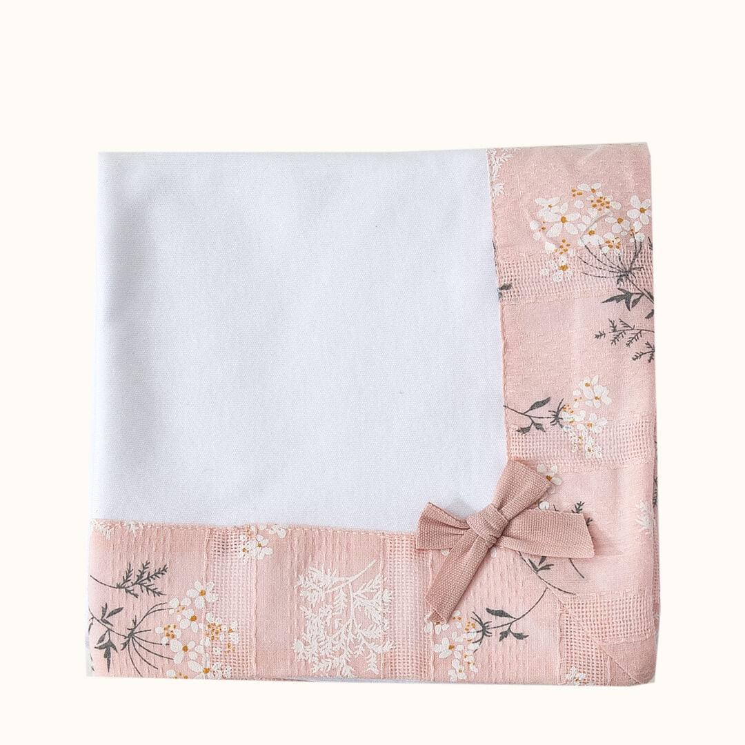 Fralda de algodão para bebé, branca com barra rosa floral e laço decorativo, ideal recém-nascido