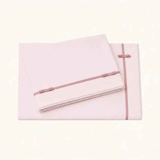 conjunto lençóis romantic rosa, composto por lençol de cima, lençol capa e fronha. Popeline 100% algodão com tratamento anti-pilling.
