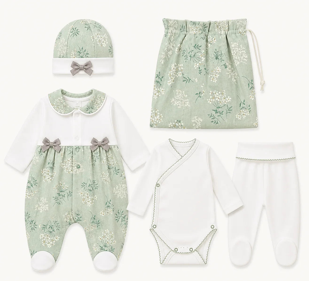 conjunto primeira roupa country verde composto por babygrow, body cruzado, calça com pés, gorro e saquinho, pronto para levar para a maternidade
