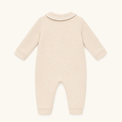 Babygrow de bebé quentinho para bebê com estampa de losangos e gola vivo branca, ideal para recém-nascidos