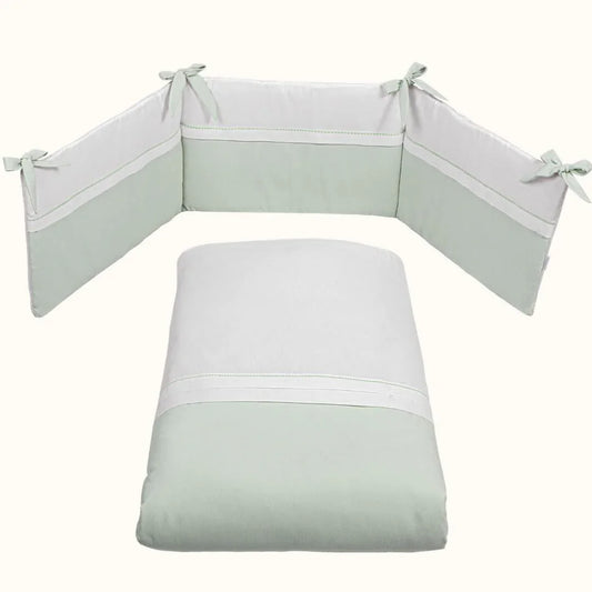 Enxoval de berço verde e branco com edredão e protetor, roupa de cama para bebé.