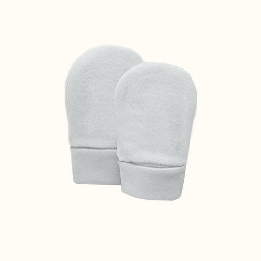 Luvas de bebé cinza em algodão, confortáveis e suaves, perfeitas para recém-nascido.