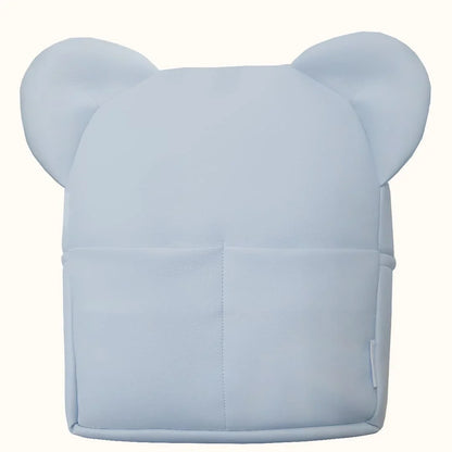 <img src="caminho/para/imagem.jpg" alt="mochila azul para bebé com orelhas">