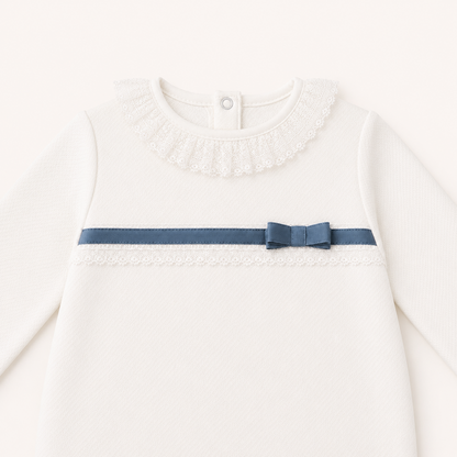 Babygrow com Renda Romantic bege, Fita e Laço Azul