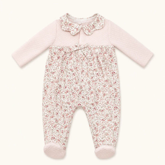 macacão de bebê rosa com gola e saia floral, manga longa, confortável para recém-nascidos