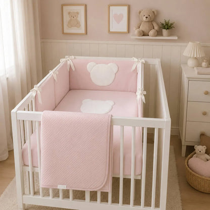 Roupa de berço composto por resguardo, edredão e cobertor em rosa, exterior algodão macio