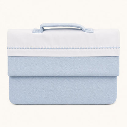 saco primeira roupa do bebé sweet azul em malha antasia algodão e pala branca em oxford branco e bordado losango azul