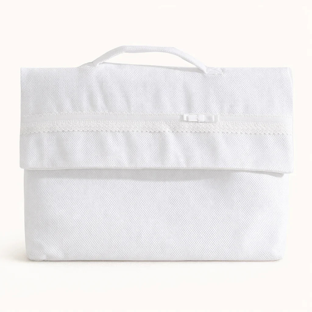 saco para a primeira roupa branca para bebé com laço delicado e alça, tecido macio, enxoval recém-nascido.