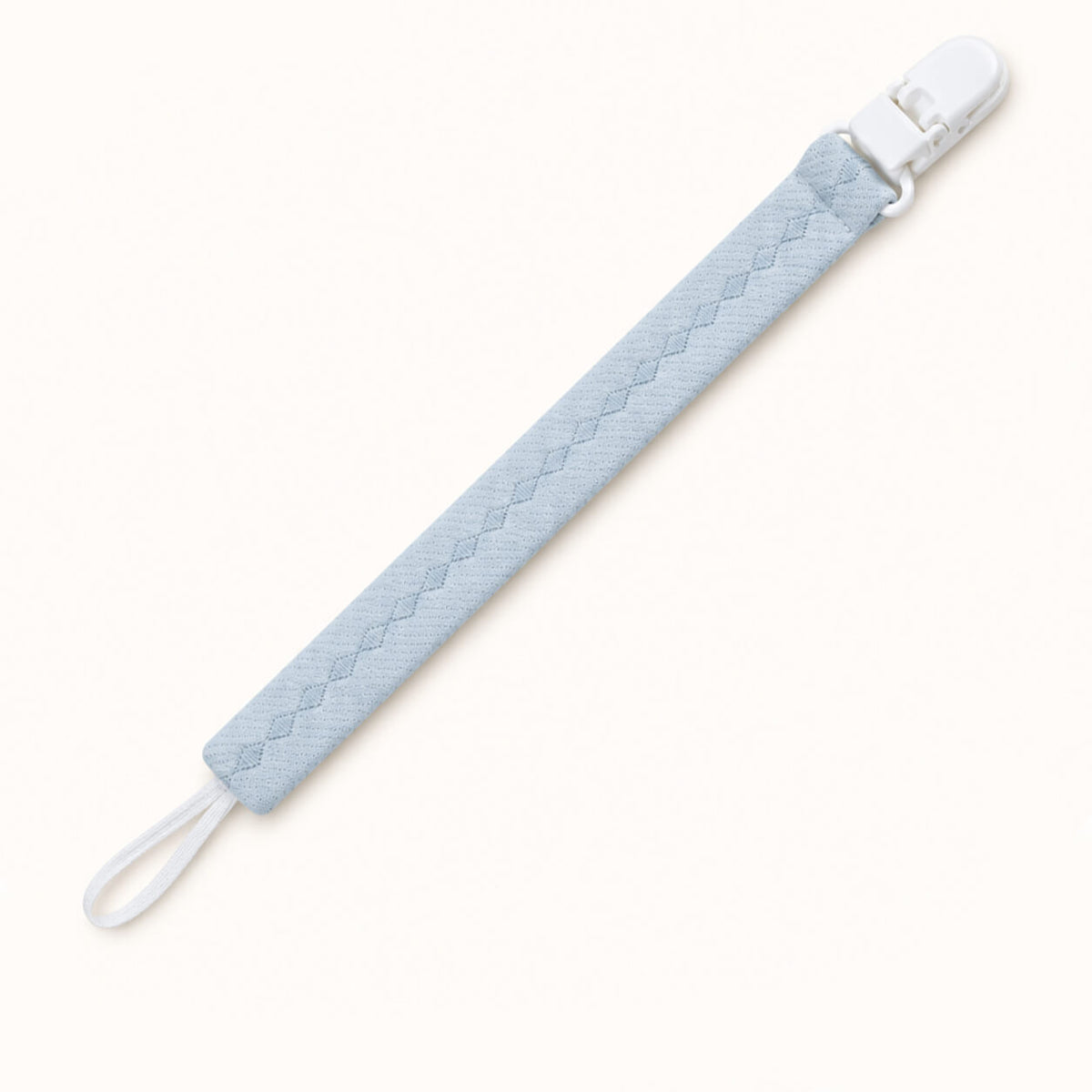 suporte de chupetas ideal para bebé com medidas certas e peso conforme as normas, em algodão azul e bordado